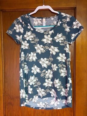 LuLaRoe XXS Classic T Scoop Neck Floral Tee in Dark Teal and Cream NWT